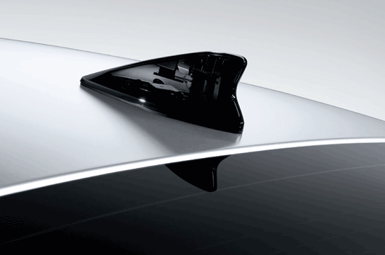 Shark fin antenna