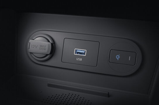 12 V Power Outlet + USB Multimedia Port