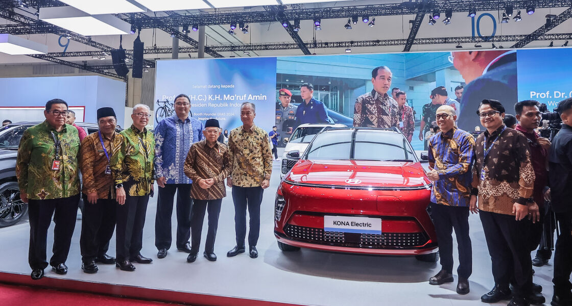 Kunjungan Maruf Amin, Wakil Presiden Republik Indonesia, ke Booth Hyundai di GIIAS 2024
