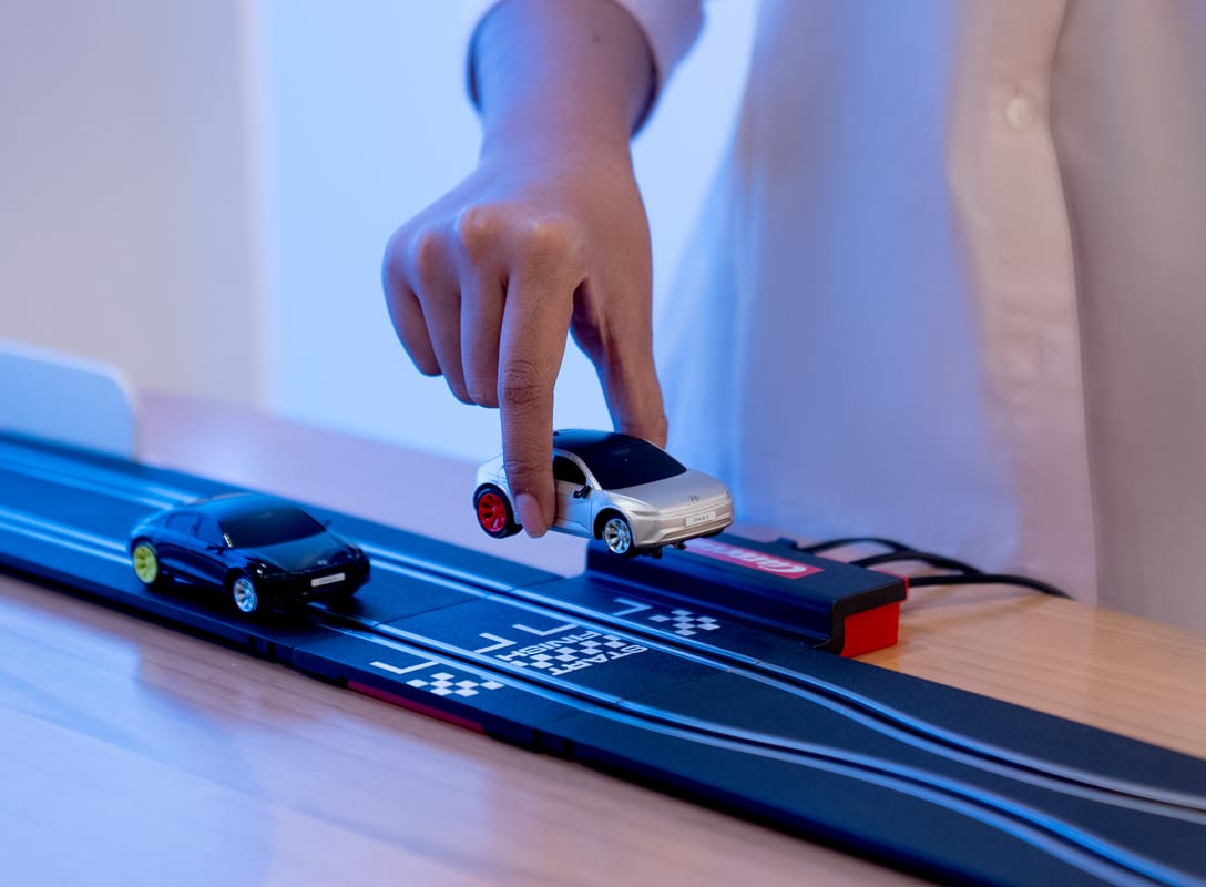 Hyundai HMS Game Zone Interactive