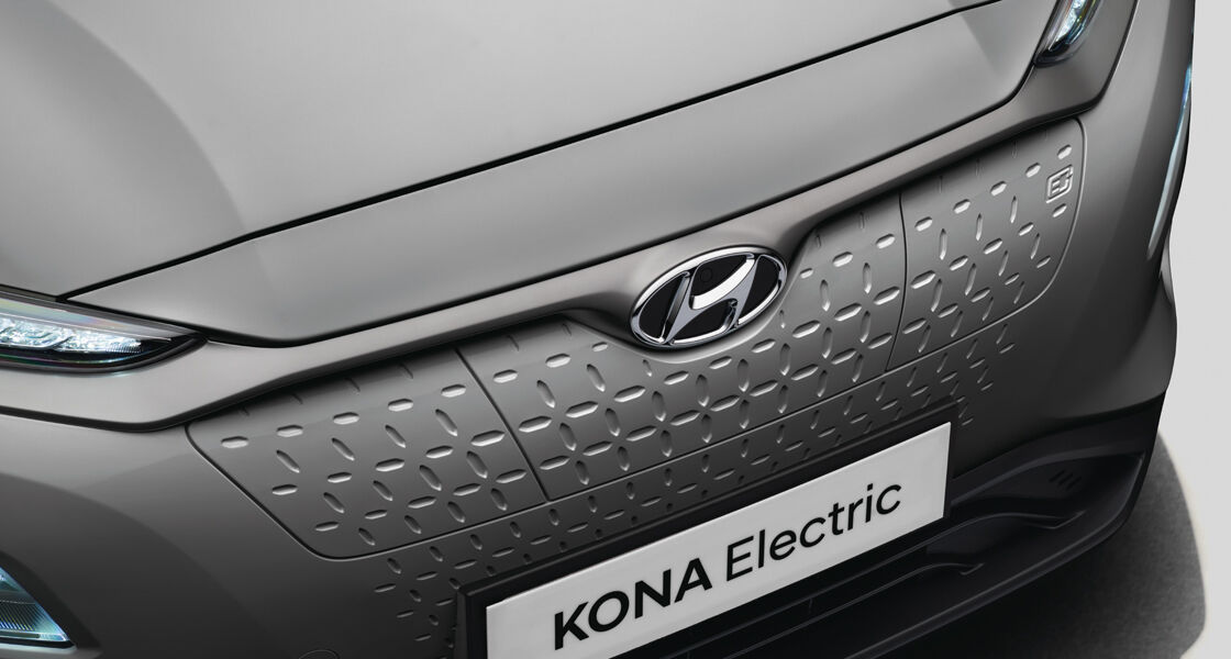 Closer view of radiator grille with KONA