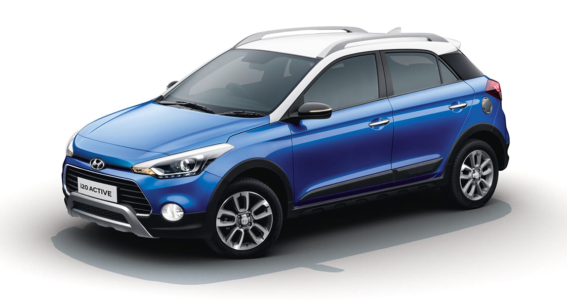 Center-fascia area with radio turned on screen