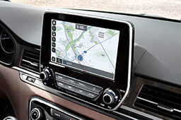GRAND STAREX Urban 8-inch smart navigation system(Equipped with BlueLink)
