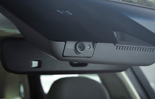 Built-in Cam (includes external battery)