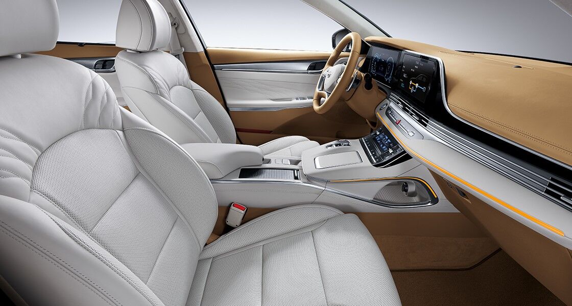 GRANDEUR Hybrid Beige Quilted Nappa leather seat