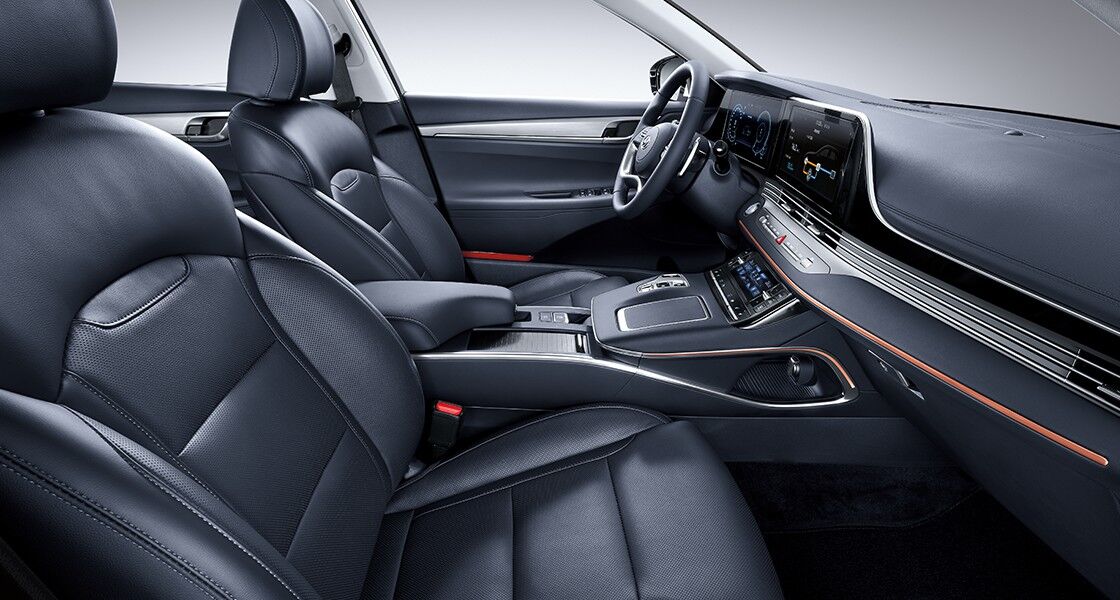 GRANDEUR Hybrid Navy one-tone Leather seat