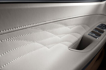 GRANDEUR Hybrid Door trim wrapped with quilted artificial leather