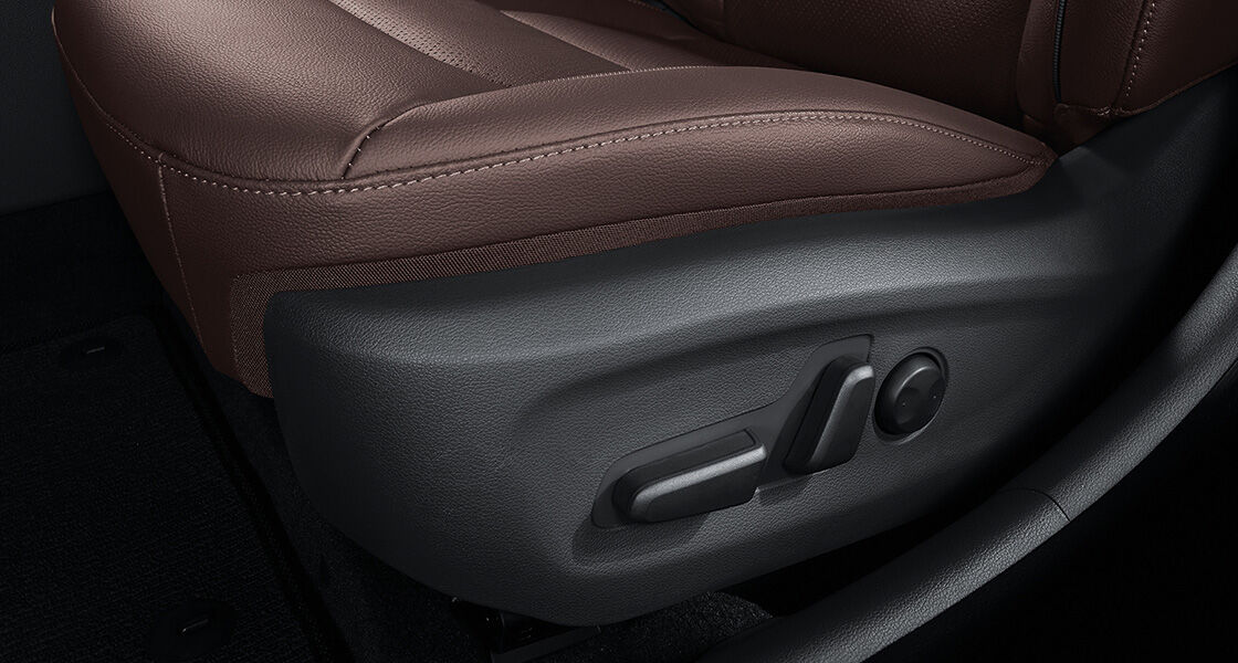8-way power adjustable driver’s seat & 2-way electric lumbar support