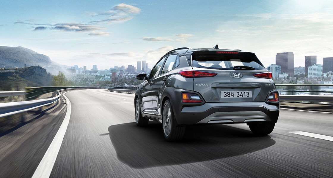 KONA Driving image