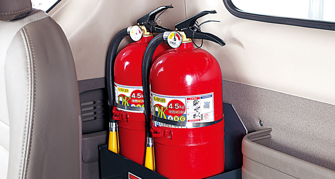 Fire extinguishers (4.5kg x 2, dry chemical extinguisher)