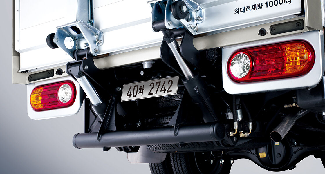 Turn-in-type lift system (Allowable Load: 600kg, at the center of the plate)