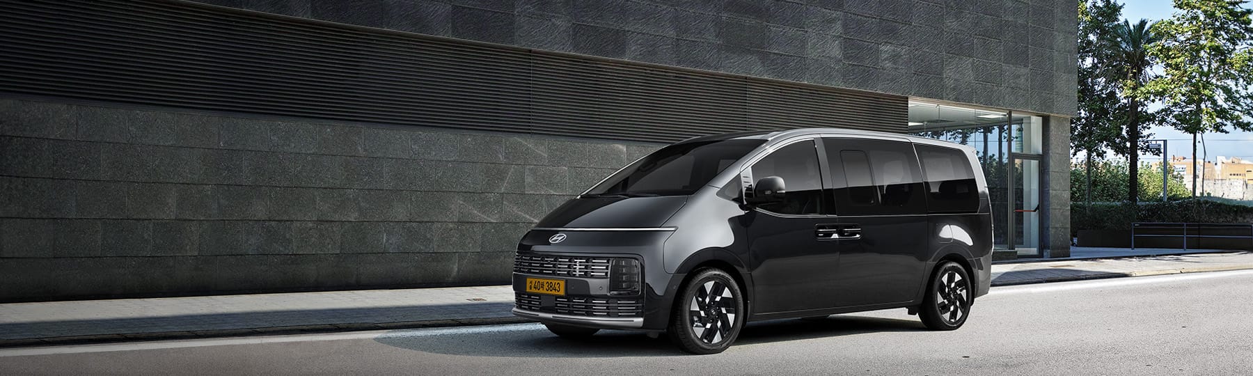 staria lounge mobility Hybrid Key Visual