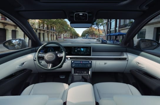 عجلة قيادة ثلاثية الأضلع