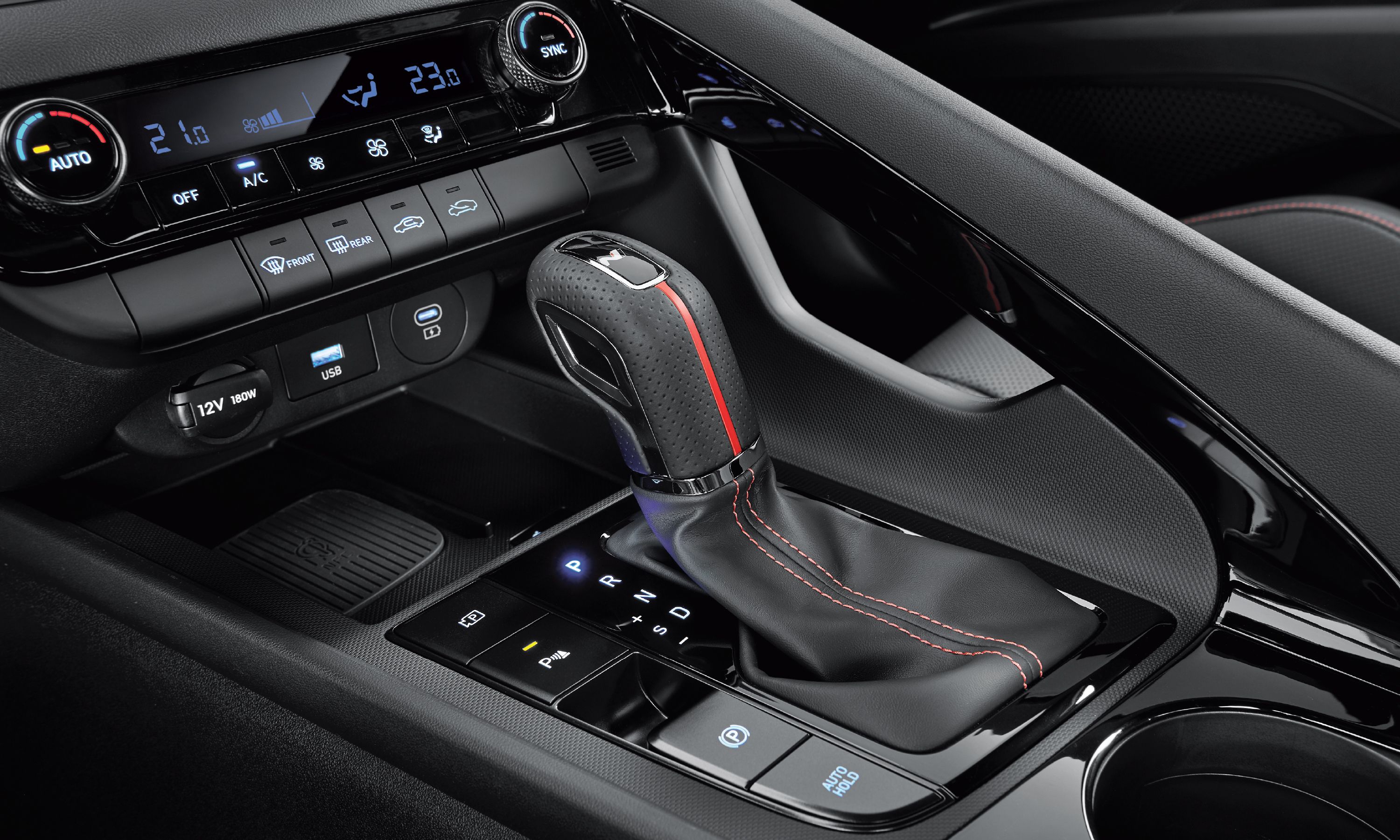 N-Line-Exclusive-Leather-Gear-Knob