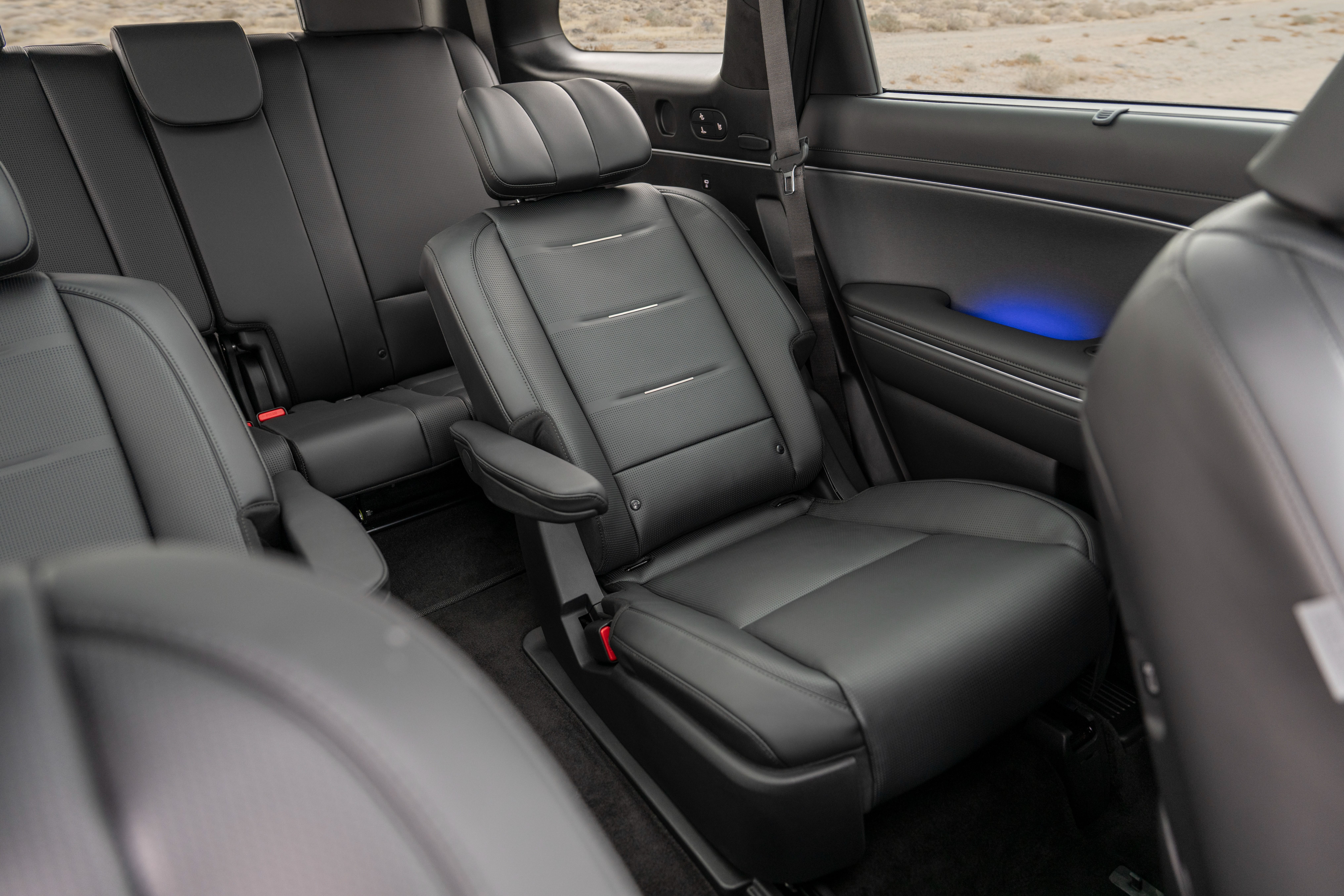 Adjustable second row seats