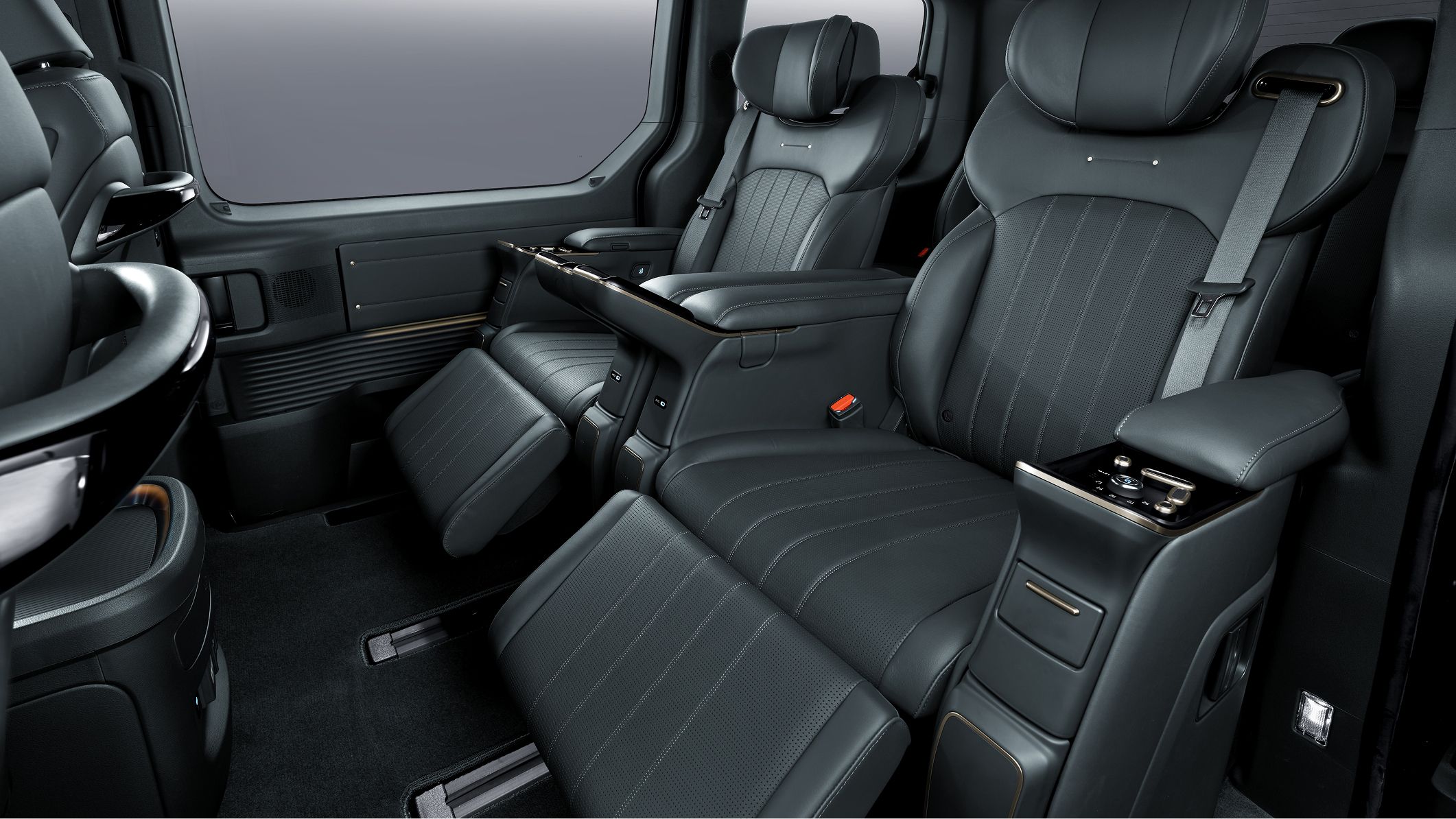 Hyundai STARIA Electric VIP upright second-row seats.