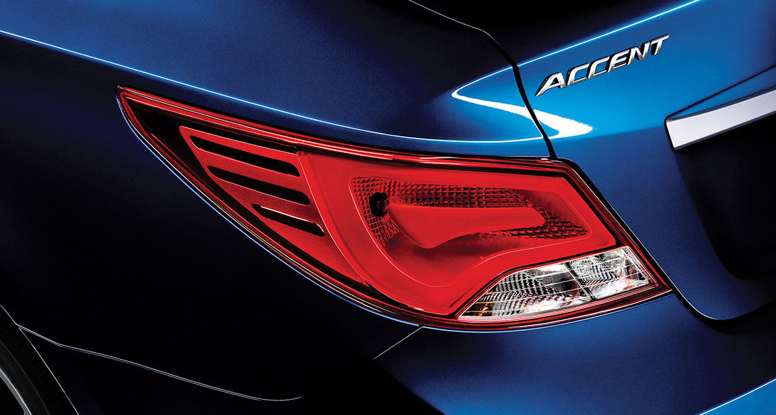 Left side of backlight on the rear of Accent