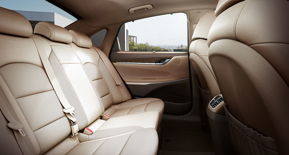 Nappa leather rear seats interior