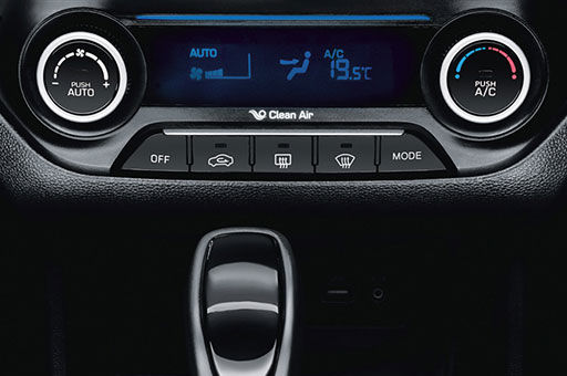 Fully Automatic Temperature Control buttons on center fascia