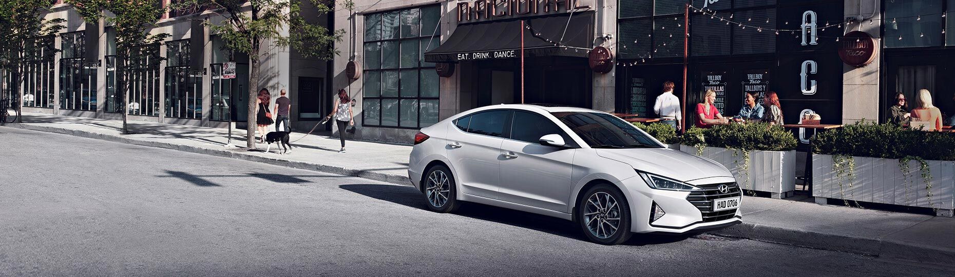 elantra 2019 parked side