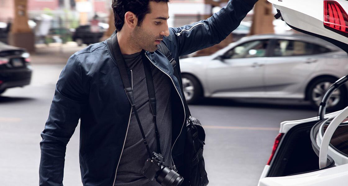 man opening elantra 2019