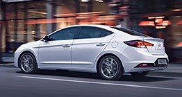 elantra 2019 driving on road