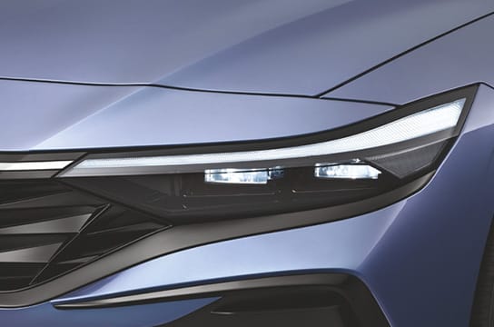 مصابيح أمامية LED بالكامل من النوع الرفيع