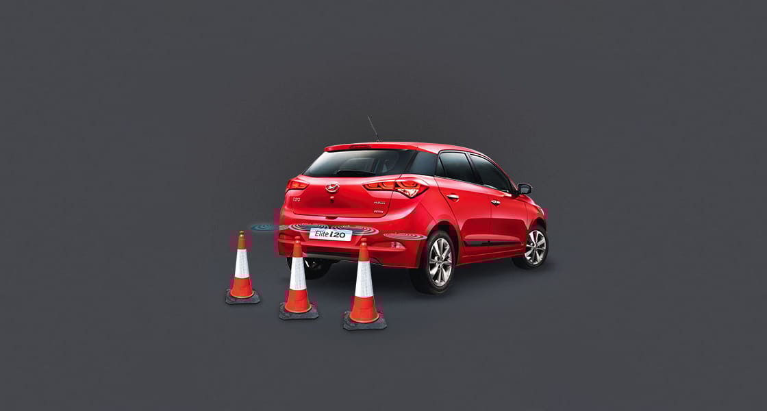 Red Elite i20 parking with rear parking assist system