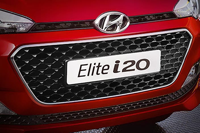 Closer view of radiator grille with Hyundai Motors Company