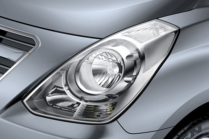 Closer view of gray H-1's headlamp