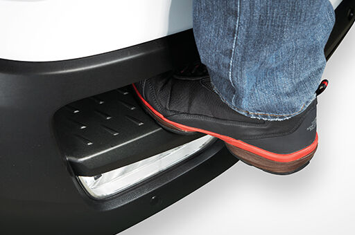 Front bumper step