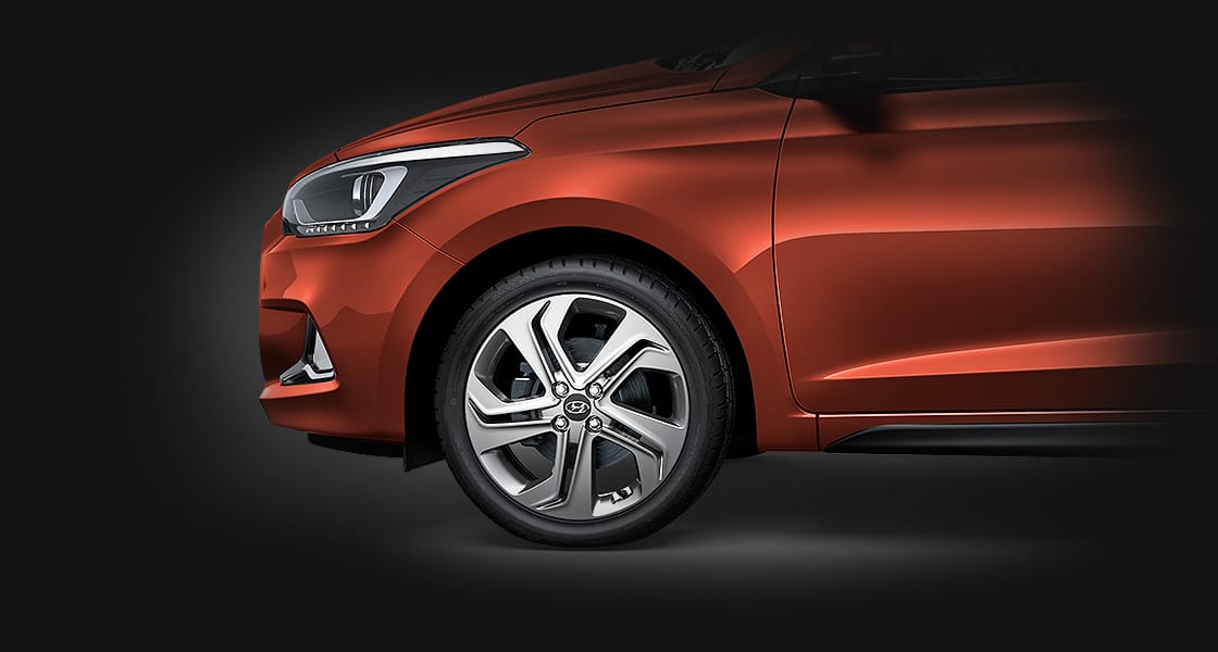 Alloy wheel on the orange i20 Coupe