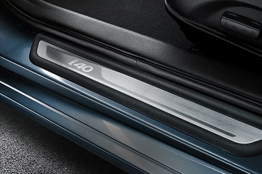 Door scuff with i40 logo