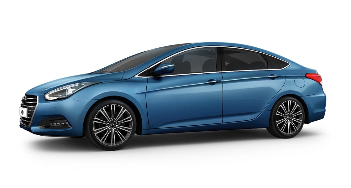 Side view of blue i40 Sedan