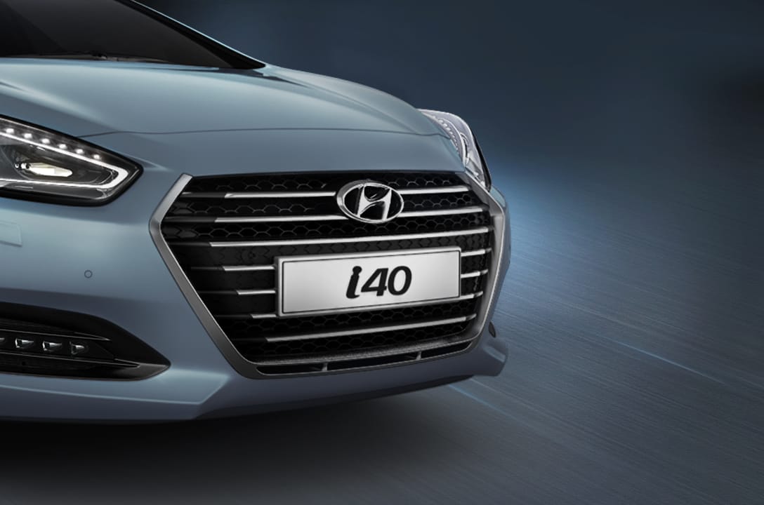 Front view of dark blue i40