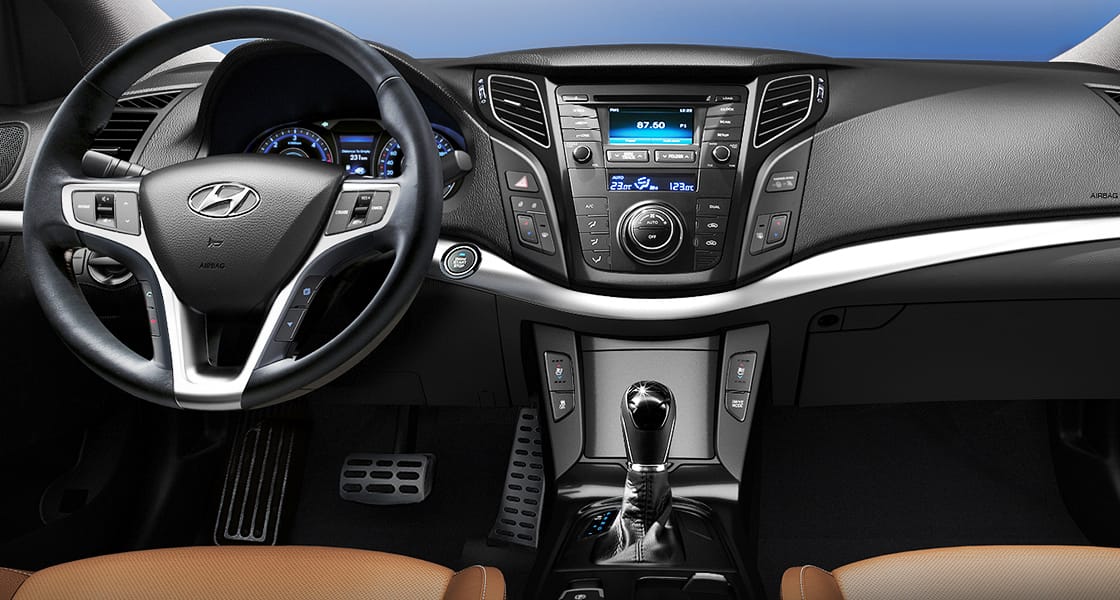 i40 interior front seat