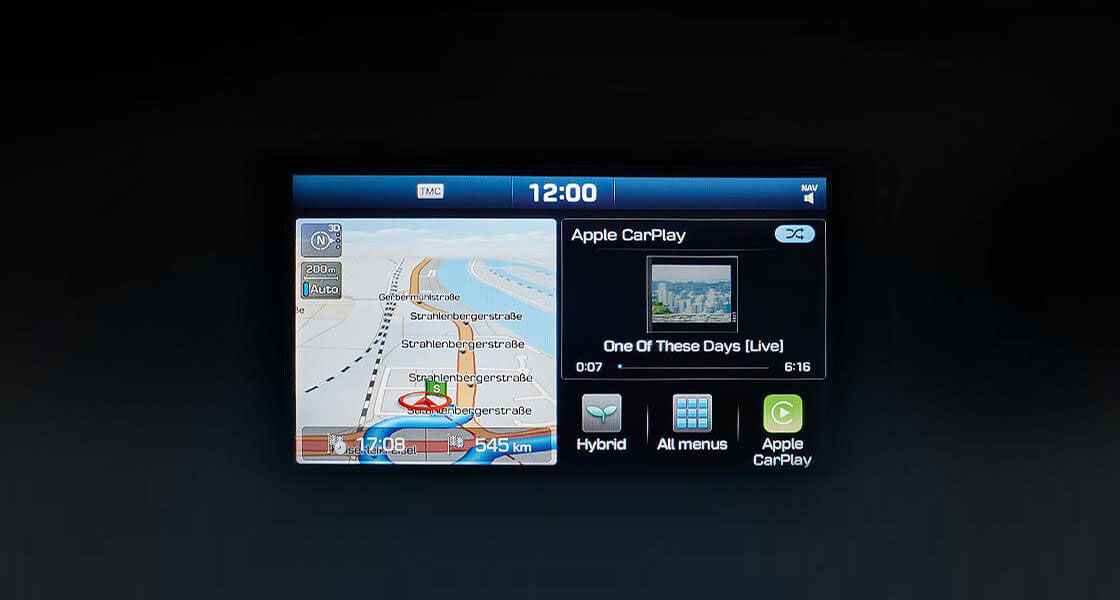 Apple Car Play screen and android auto screen