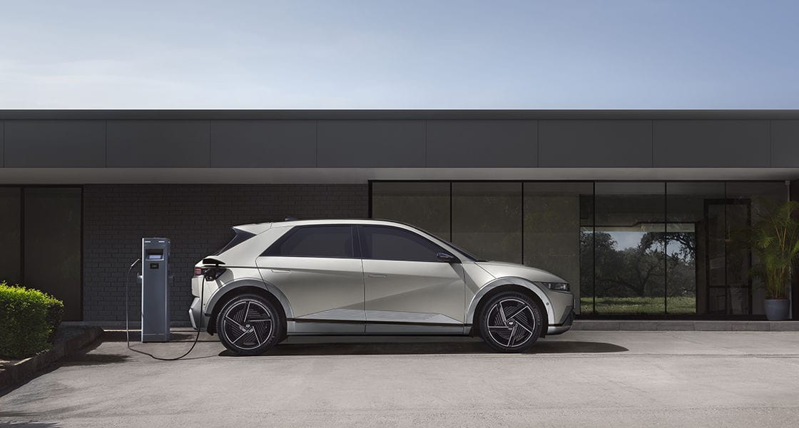 Araç şarj ediliyor