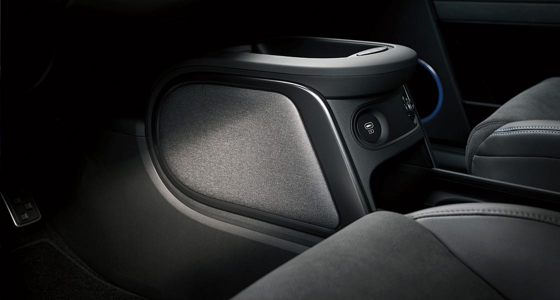Track-optimized center console image