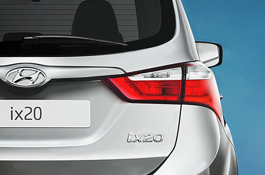 Rear view of silver ix20