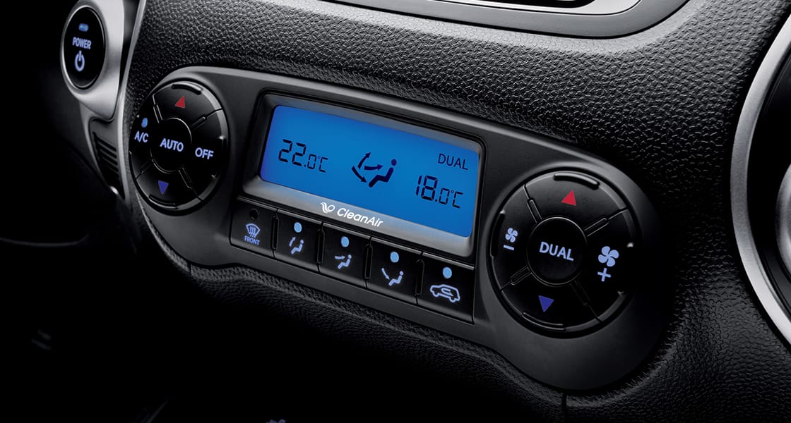 Air conditioning system screen on center fascia