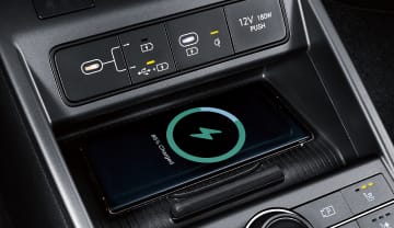 USB-C Data/Charging ports /Wireless charging pad