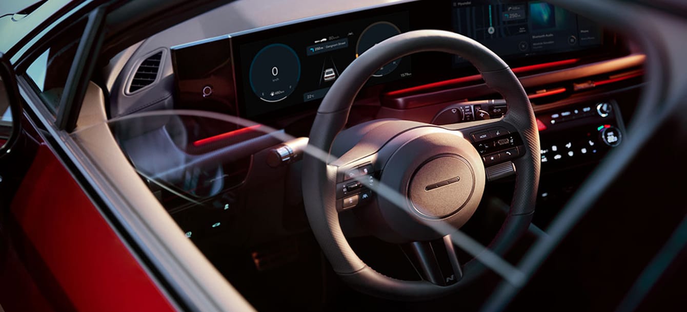Driver's seat image seen from outside of The new SONATA