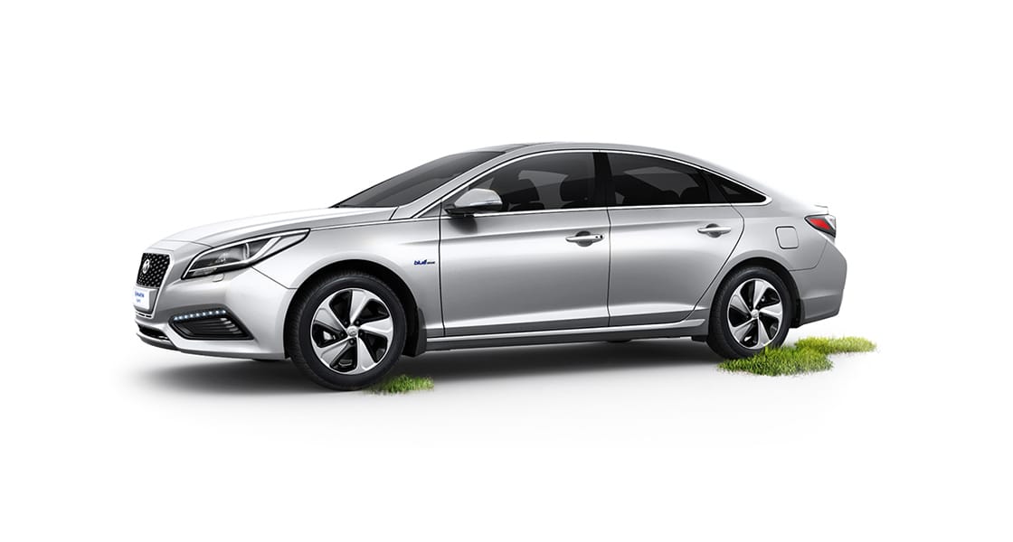 Side view of silver Sonata Hybrid