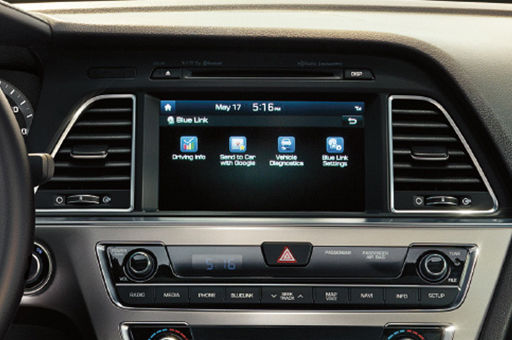 An exclusive 8-inch smart navigation system with blue link 2.0 display