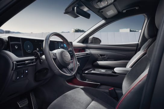 التصميم الداخلي لطراز N Line في سيارة توسان الجديدة