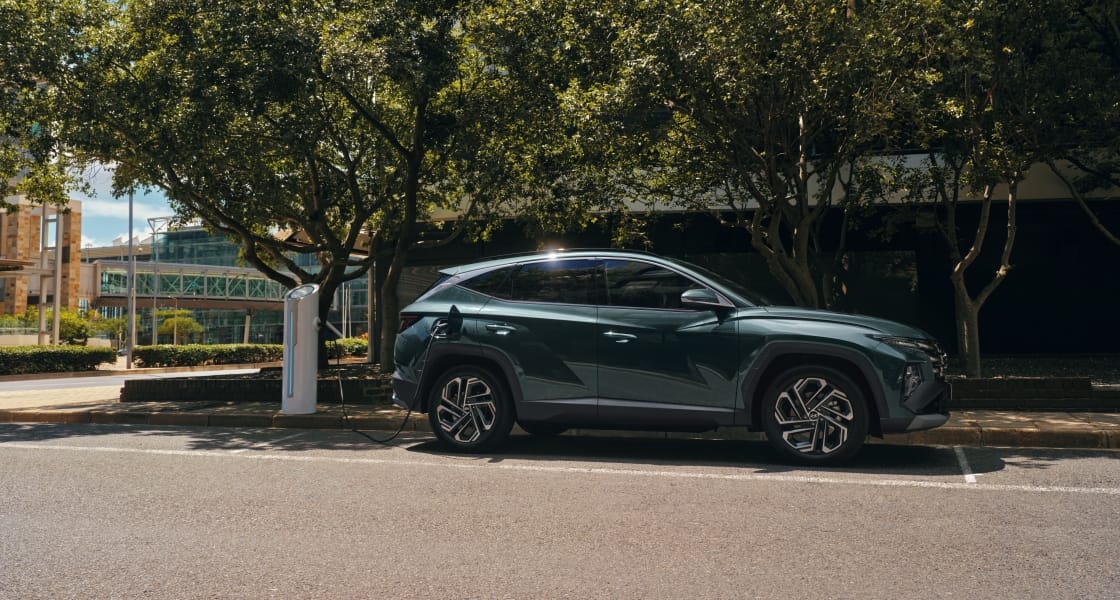 نقدم لكم سيارة توسان الهجينة القابلة للشحن الجديدة