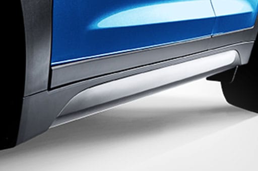 Closer view of waistline molding