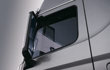 Vista de ventanilla de puerta con tratamiento repelente del agua