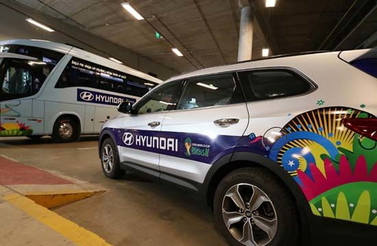 هناك حافلات وسيارات رياضية متعددة الأغراض مخصصة لكأس العالم لكرة القدم 2018 برعاية الفيفا.